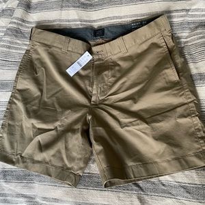 J.Crew 7" STRETCH CHINO SHORT